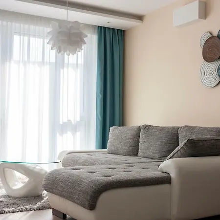 Center Rev With Free Underground Garage Appartement